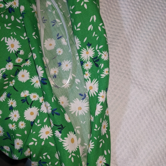 💚 NEW Tommy Hilfiger Windblown Daisy Green Floral Shirt Dress Size 8 - Picture 9 of 11